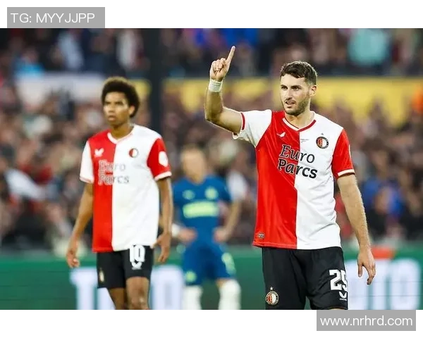 费耶诺德主场迎战芬洛补赛争夺三分激战正酣